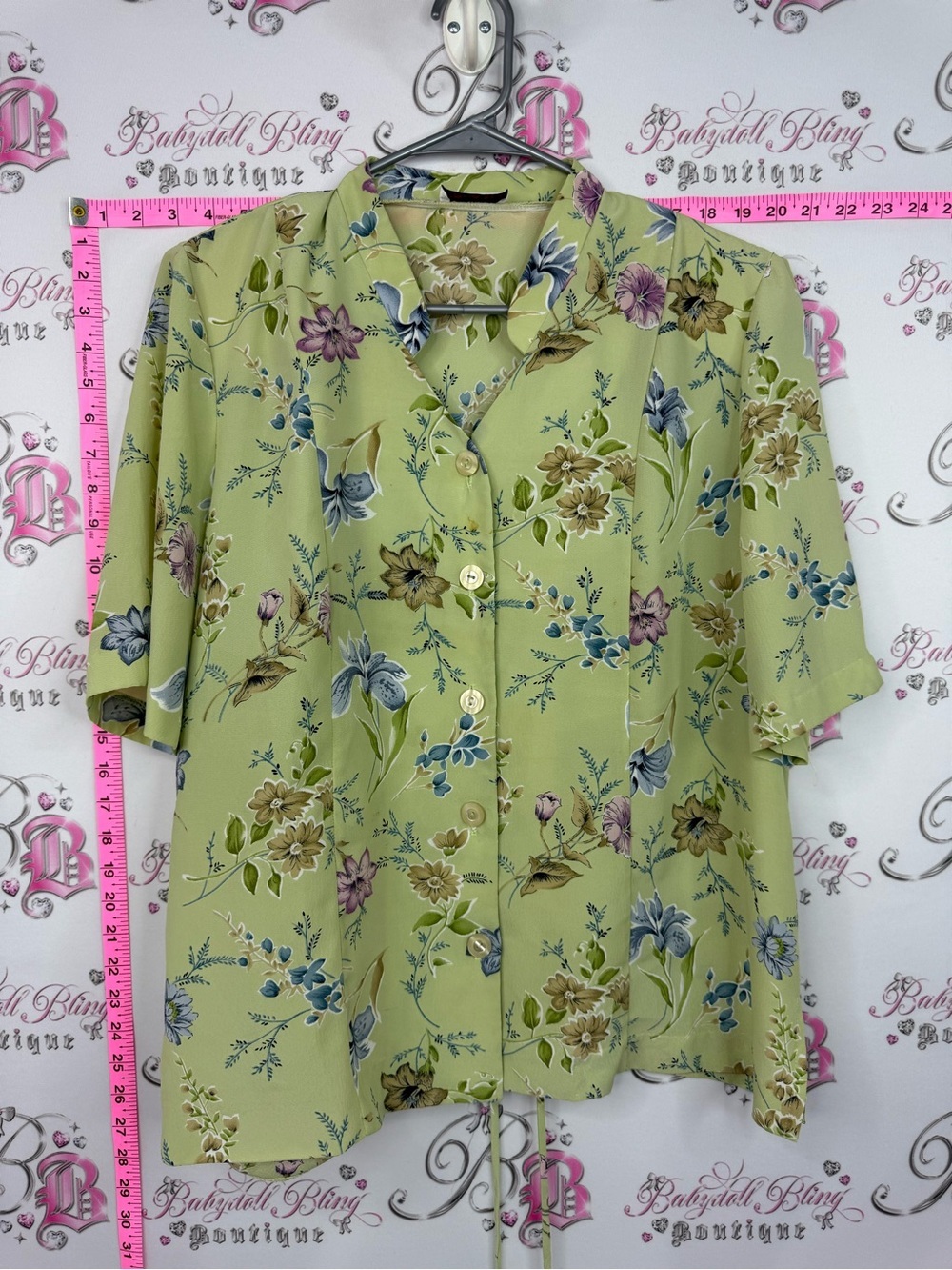 DALLAIRDS blouse vintage Light Green Floral Short-Sleeve Button Front Blouse